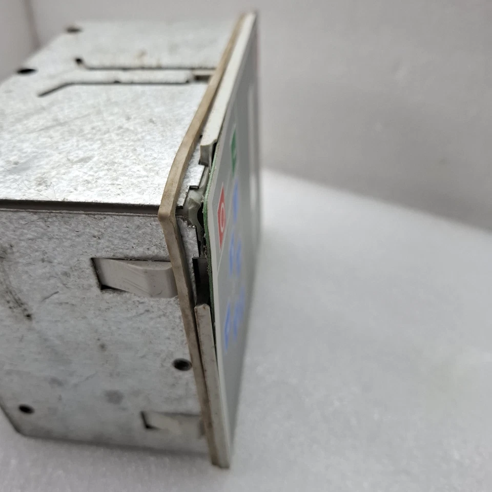 ABB REF601 Feeder Protection Relay REF601BD446NN1XG 24-240V AC/DC